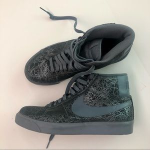 Nike Mid Top Dunks Size 8